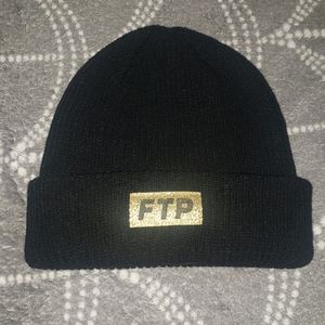 761585_7